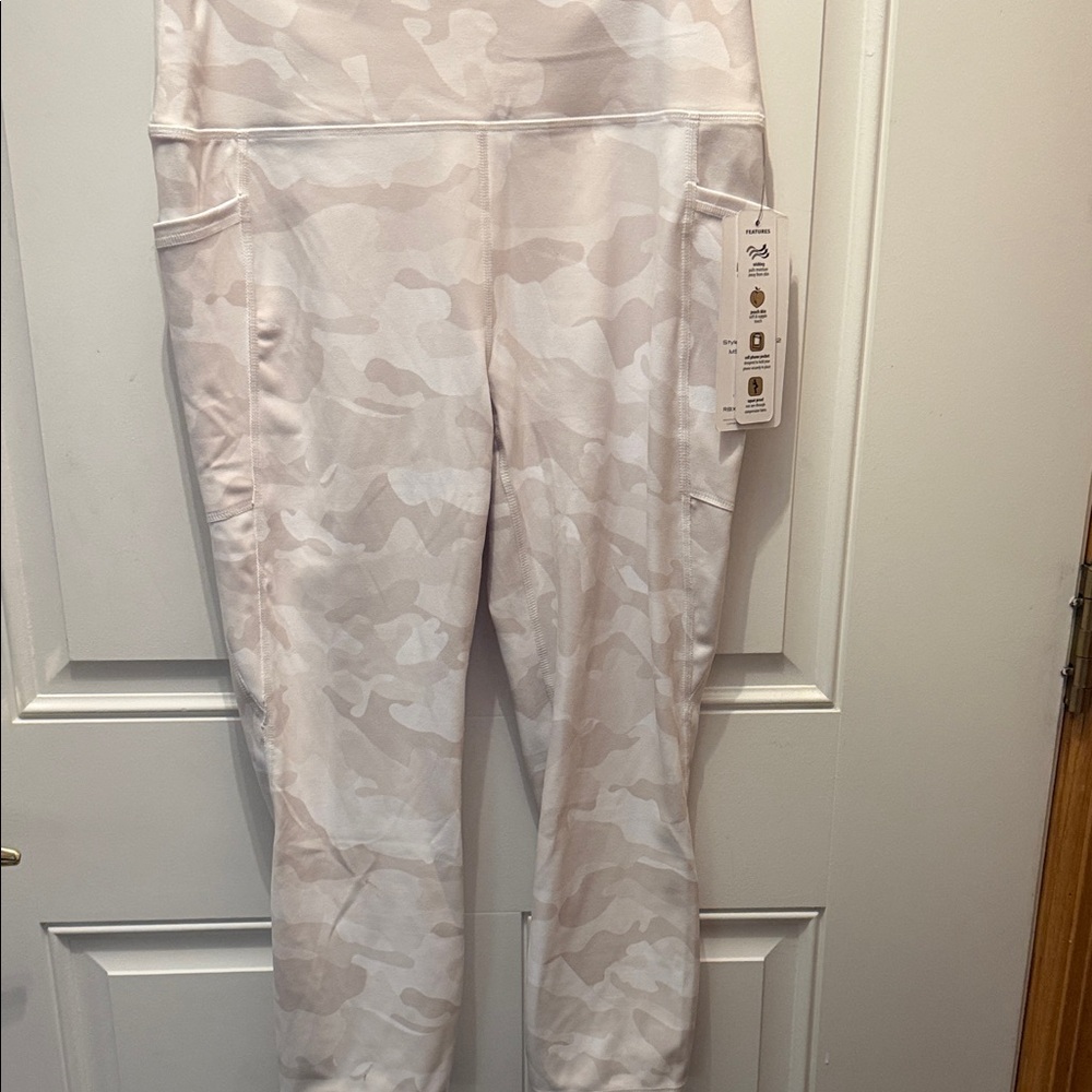 NWT RBX Women's High-Rise Camo Leggings in Soft Blush